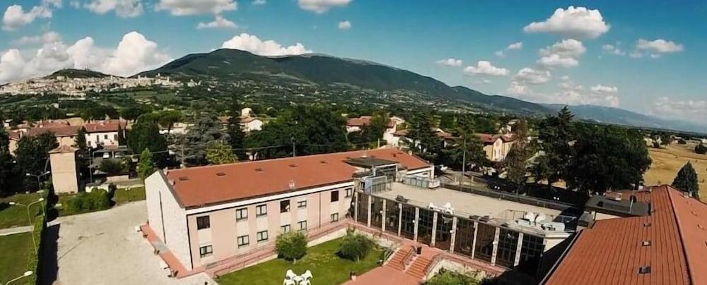 Hotel TH Assisi - Casa Leonori Exterior foto